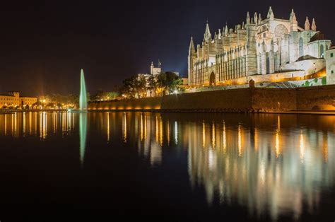 De Catedral de Palma: Een Gotische Juweel en Oase van Kalmte