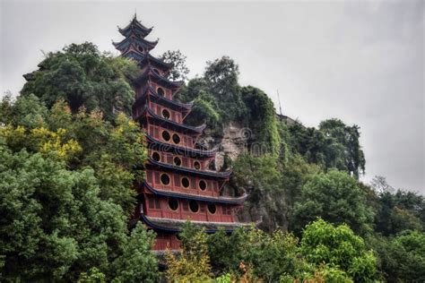  De Wushan Tempel: Een verborgen juweel van Boeddhistische schoonheid en eeuwenoude wijsheid!