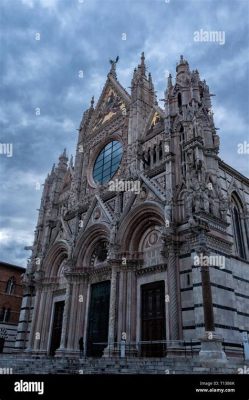  De Duomo van Siena: Een Meesterwerk van Gotische Architectuur en een Oogverblindend Schouwspel