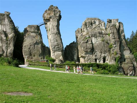  De Pagoda van de Drie Schatten: Een mystieke blik op de geschiedenis en een perfecte selfie-locatie!