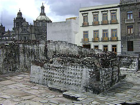 De Templo Mayor: Een Reis Door de Tijd en een Schat van Azteekse Artefacten!